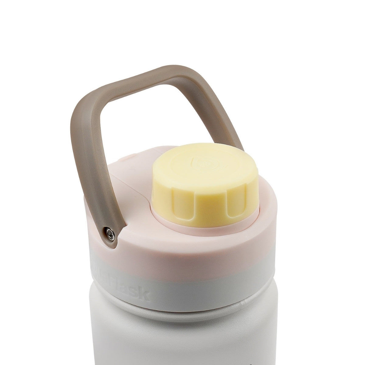 Botella de agua de acero inoxidable con aislamiento de la colección Colorwave de AquaFlask en color Spiced Vanilla con acabado degradado suave, tapa de rosca con asa de transporte y base de silicona, fotografiada sobre fondo blanco