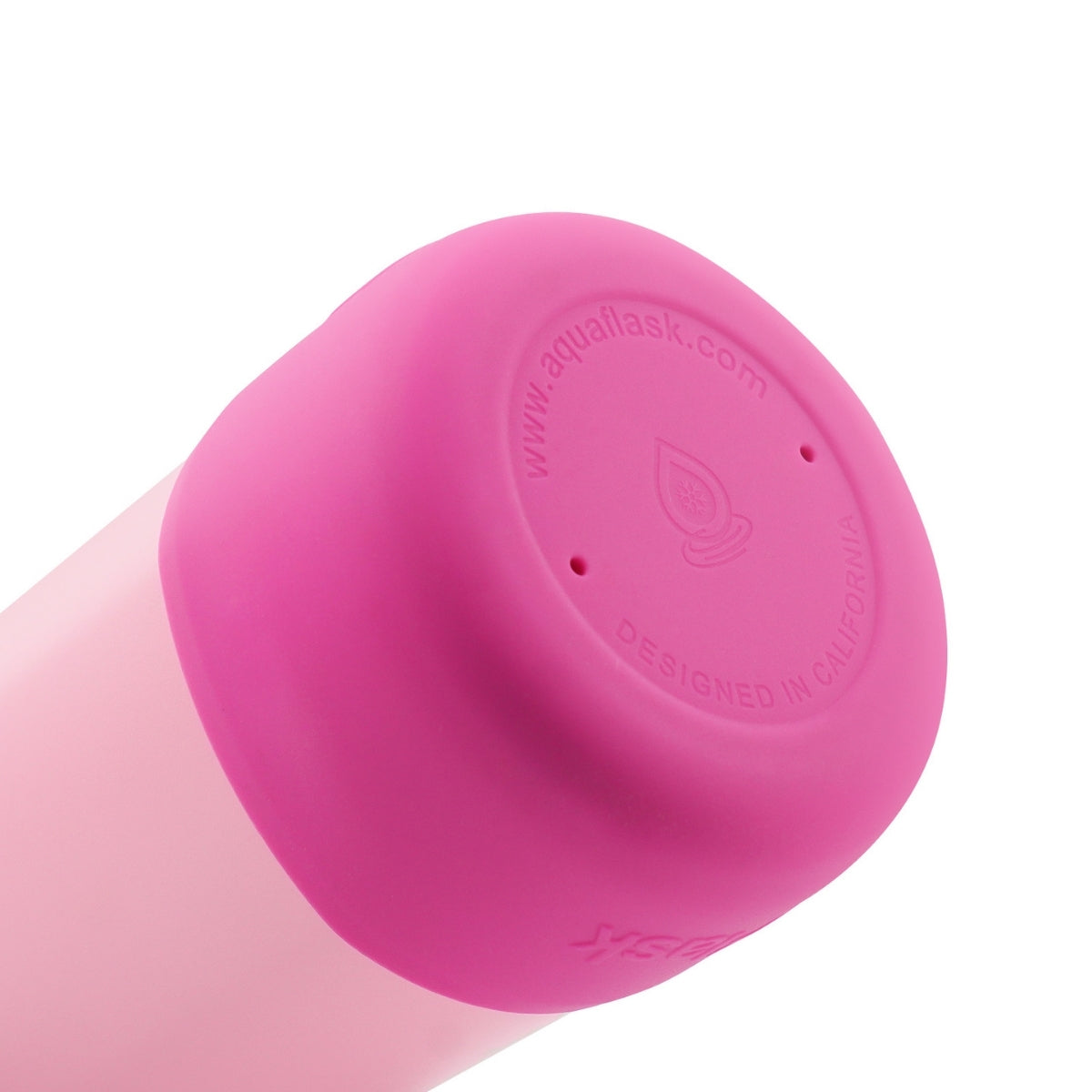 Botella de agua de acero inoxidable con aislamiento de la colección Colorwave de AquaFlask en color Bella Bellini, con acabado degradado suave, tapa de rosca con asa de transporte y base de silicona, fotografiada sobre fondo blanco