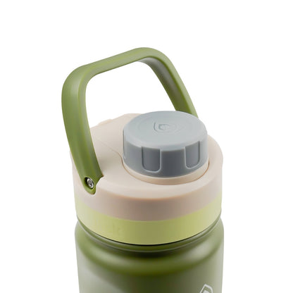 Botella de agua de acero inoxidable con aislamiento de la colección Colorwave de AquaFlask en color Cedar Wood, con acabado degradado suave, tapa de rosca con asa de transporte y base de silicona, fotografiada sobre fondo blanco