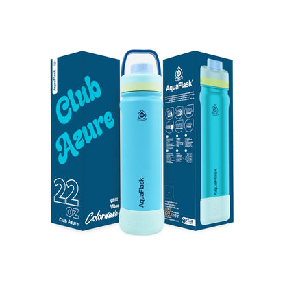 Botella de agua de acero inoxidable con aislamiento de la colección Colorwave de AquaFlask en color Club Azure, con acabado degradado suave, tapa de rosca con asa de transporte y base de silicona, fotografiada sobre fondo blanco