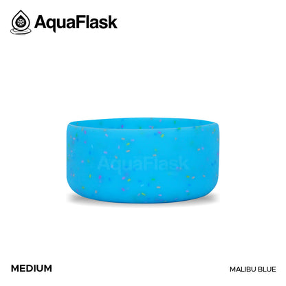 Accesorio de base de silicona Aquaflask con logotipo en relieve, diseñado para encajar en la base de las botellas Aquaflask Regular.