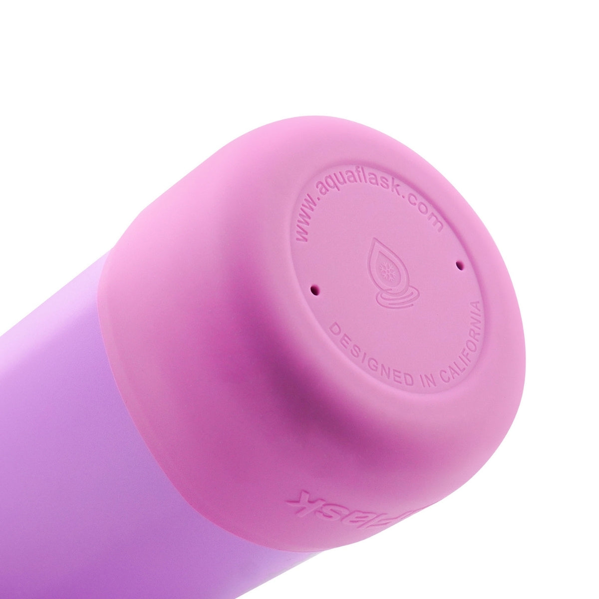 Botella de agua de acero inoxidable con aislamiento de la colección Colorwave de AquaFlask en color  Sweet Bean con acabado degradado suave, tapa de rosca con asa de transporte y base de silicona, fotografiada sobre fondo blanco